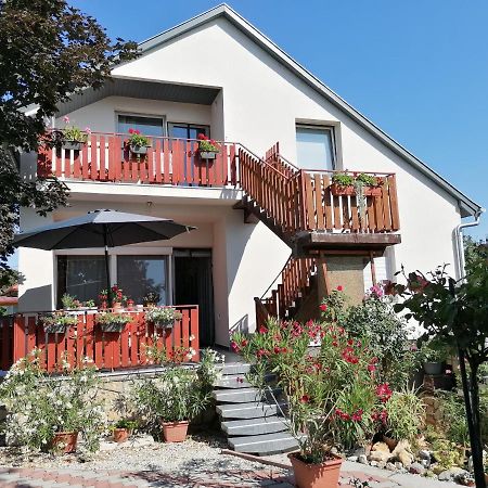 Mimi Vendeghaz Appartement Siófok Buitenkant foto