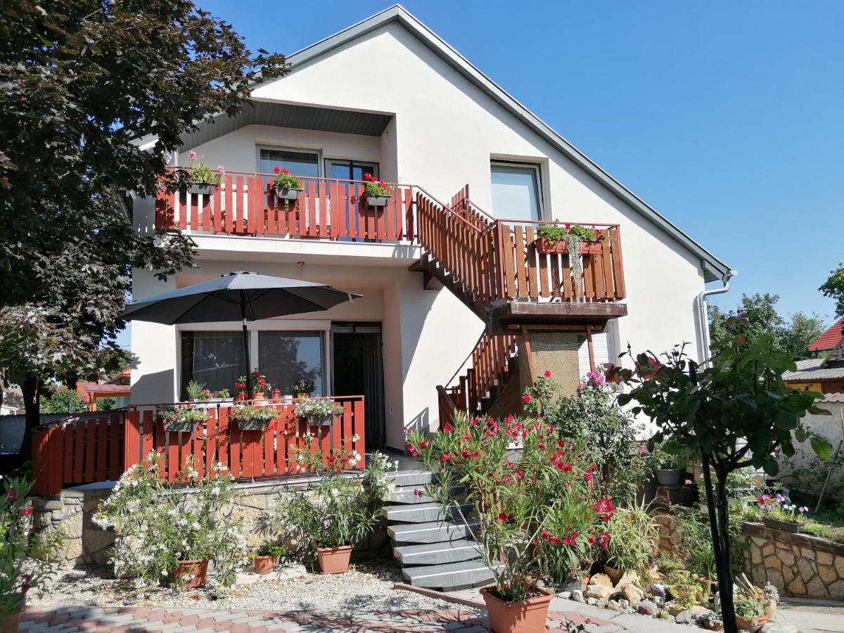 Mimi Vendeghaz Appartement Siófok Buitenkant foto